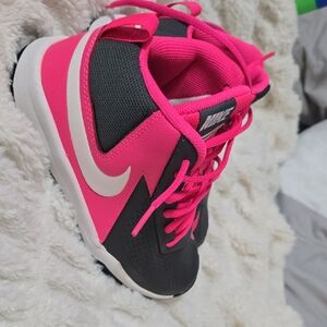 Nike Kids Grey and Pink Sneakers 3.5 Youth